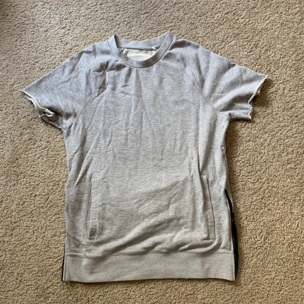 Reign Storm Short Sleeve Sweatshirt - size M